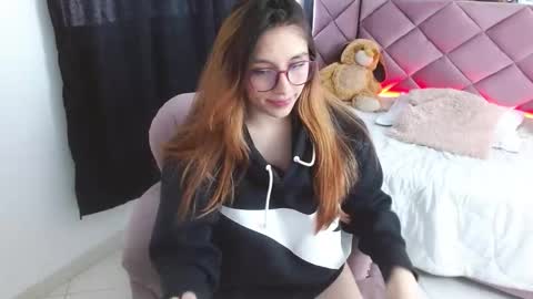Snapshot of miss_issaa chatting on October 6, 8:39 pm Isabella online show from October 6, 8:39 pm