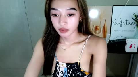 miss_j222 online show from April 27, 12:36 pm