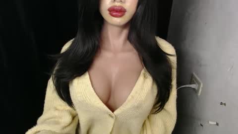 Lyn online show from February 23, 4:15 pm