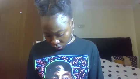 Miss Kiarrafit online show from September 18, 4:47 am