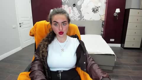 miss_kiten online show from January 6, 7:50 pm