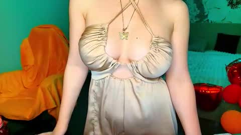 Snapshot of miss_kiten chatting on June 6, 7:29 pm miss_kiten online show from June 6, 7:29 pm
