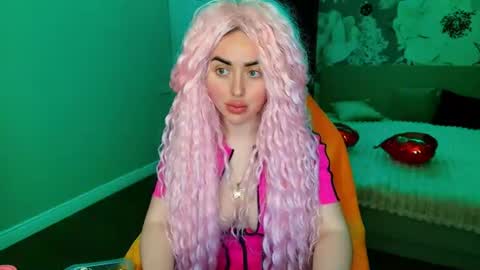 Snapshot of miss_kiten chatting on June 11, 7:01 pm miss_kiten online show from June 11, 7:01 pm