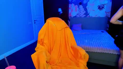Snapshot of miss_kiten chatting on June 22, 4:42 am miss_kiten online show from June 22, 4:42 am