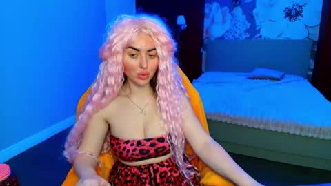 Snapshot of miss_kiten chatting on July 26, 7:37 am miss_kiten online show from July 26, 7:37 am