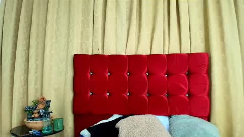 Snapshot of miss_leylaa chatting on October 21, 7:14 pm leyla online show from October 21, 7:14 pm