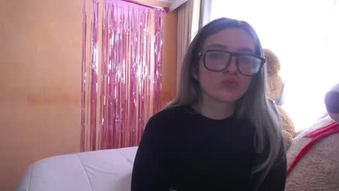 Snapshot of miss_lilieth chatting on December 9, 9:05 pm lilieth online show from December 9, 9:05 pm