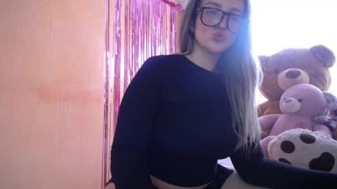 lilieth  online show from January 8, 3:47 pm