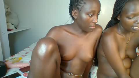 miss_lolah7 online show from May 5, 12:07 am