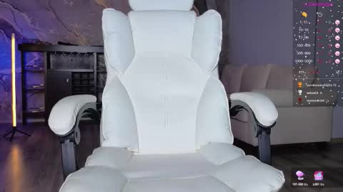 Snapshot of miss_long_legs chatting on October 7, 1:52 pm Melina online show from October 7, 1:52 pm