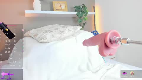 miss_lori_ online show from May 9, 2:00 pm