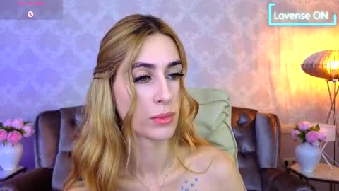 Snapshot of miss_martini chatting on October 23, 6:45 am   online show from October 23, 6:45 am