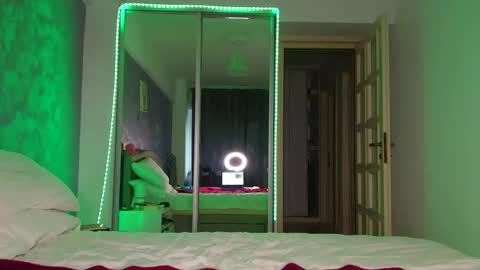 miss_medyson online show from October 1, 7:36 am