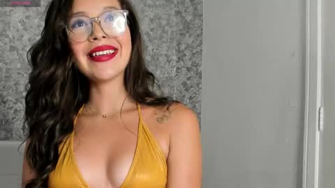 Snapshot of miss_mhelodi chatting on April 30, 2:29 am Melody online show from April 30, 2:29 am