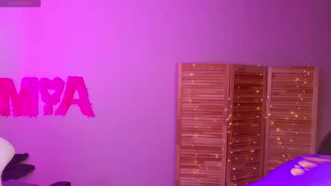 Snapshot of miss_mia_meow chatting on September 16, 4:35 am Mamma Mia online show from September 16, 4:35 am