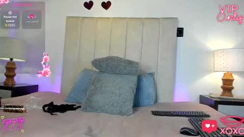 miss_milf_ online show from April 4, 7:33 pm