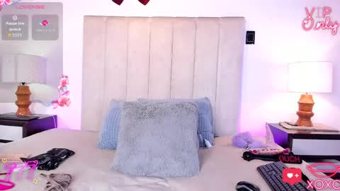 miss_milf_ online show from April 10, 7:51 pm