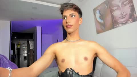Snapshot of miss_myers chatting on May 12, 4:59 pm Goddess Myers thumb up is important for me kisses online show from May 12, 4:59 pm