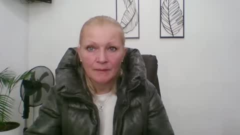 miss_natalix online show from October 27, 5:11 am