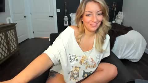 Snapshot of miss_nina_og chatting on July 30, 7:57 pm Miss nina online show from July 30, 7:57 pm