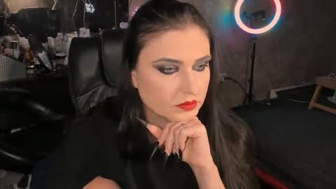 Snapshot of miss_poison chatting on September 28, 8:47 pm Leya online show from September 28, 8:47 pm