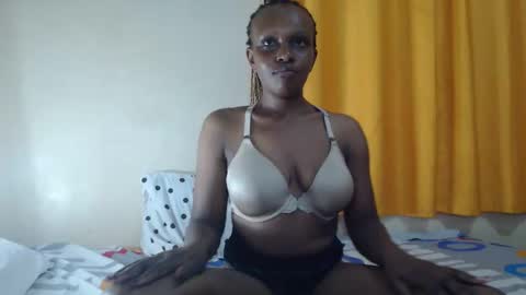 Snapshot of miss_reina21 chatting on April 27, 7:12 pm Reina online show from April 27, 7:12 pm
