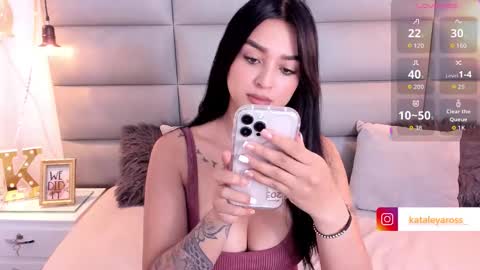 Snapshot of miss_ross_ chatting on October 9, 4:10 am onlyfanskataleyaross online show from October 9, 4:10 am