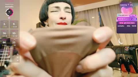 Snapshot of miss_satori_rose chatting on February 11, 11:33 pm Satori Rose online show from February 11, 11:33 pm