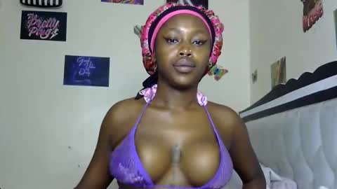 miss_sexyyy online show from April 10, 1:11 am