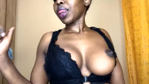 Snapshot of miss_squirts chatting on June 10, 10:14 am BELLAH online show from June 10, 10:14 am