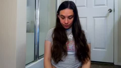 Snapshot of miss_sunshine01 chatting on July 22, 3:42 am Bella online show from July 22, 3:42 am