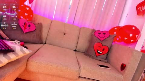 Snapshot of miss_valka chatting on February 18, 9:55 pm Valka online show from February 18, 9:55 pm