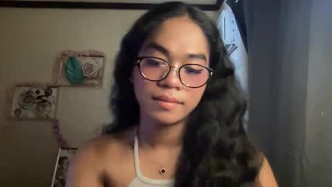 miss_veron_xoxo online show from March 2, 6:36 am