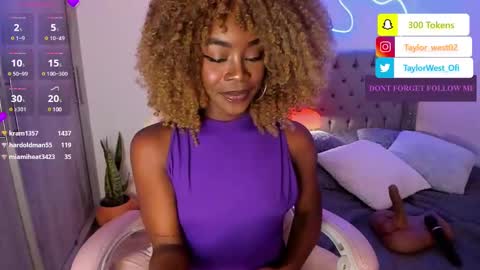 Tay Tay Independent Model   online show from March 8, 11:58 am