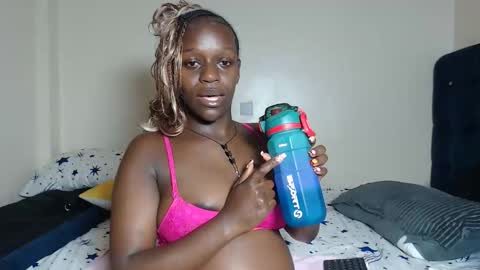Snapshot of miss_wetcherry chatting on May 16, 12:40 am Cherie Independent model online show from May 16, 12:40 am