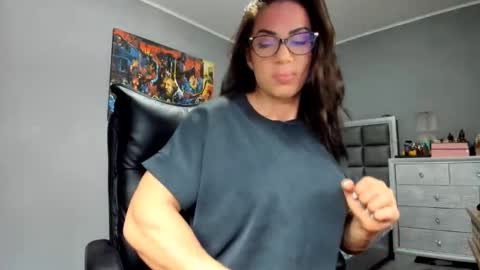 Alesyamuscledoll online show from November 10, 6:40 pm