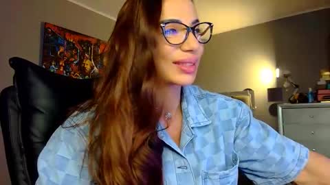 Alesyamuscledoll online show from May 24, 8:14 pm