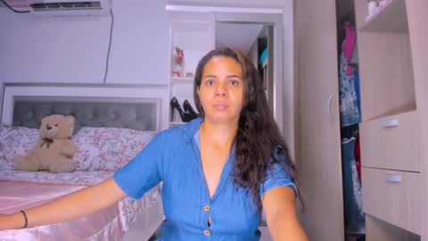 Snapshot of missameliah chatting on December 31, 3:01 am Ameliahs online show from December 31, 3:01 am