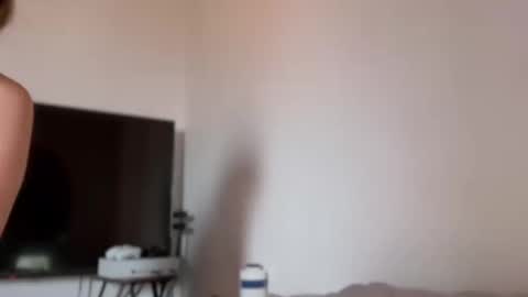 Snapshot of missameliah chatting on September 16, 12:17 pm Ameliahs online show from September 16, 12:17 pm