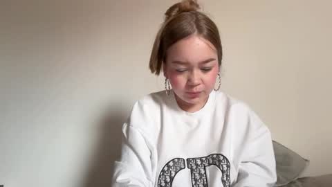 Ameliahs online show from October 31, 1:01 pm