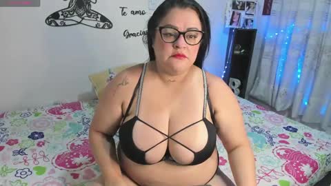 Snapshot of missbarbarahot_ chatting on April 23, 2:52 pm BARBARA follow me instagran missbarbieho online show from April 23, 2:52 pm