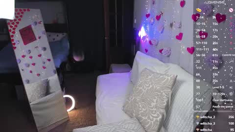 Snapshot of missbecca_ chatting on March 16, 5:44 am Becca online show from March 16, 5:44 am