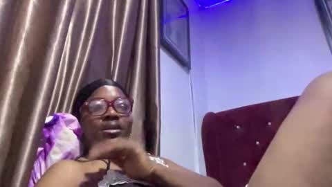 Snapshot of missbellerina chatting on February 12, 10:05 pm Missbelle online show from February 12, 10:05 pm