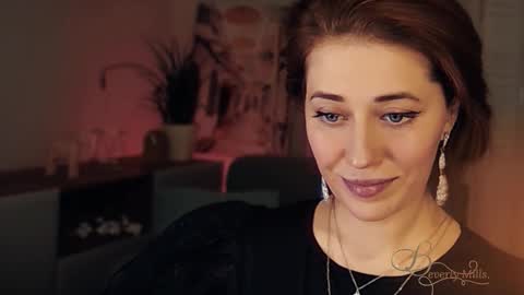 The divine Beverly online show from January 18, 7:39 pm