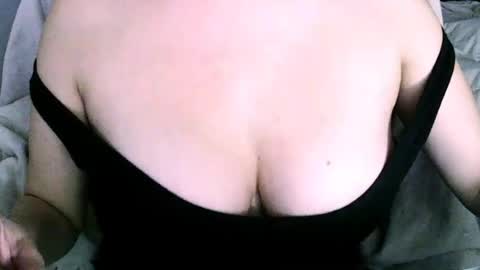 Snapshot of missbiny chatting on June 11, 9:02 pm Avamlash online show from June 11, 9:02 pm