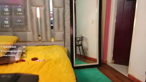 Miss Evelyn  online show from October 2, 3:35 am