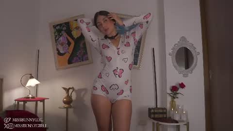 Snapshot of missbunnygirl chatting on July 18, 2:10 pm missbunnygirl online show from July 18, 2:10 pm