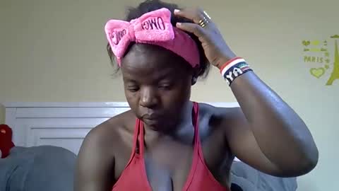 misscandy352_ online show from April 7, 11:32 am