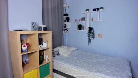 Shelley online show from September 12, 7:08 am