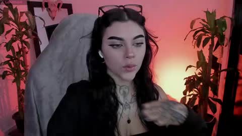 Missy Charlottte.  Hey remember to give me a thumbs up ty online show from April 27, 5:16 am